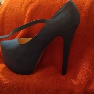 HIGH heel pumps